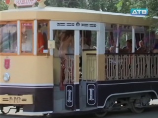 lydia krasnoruzheva - naked and funny - shower in the tram